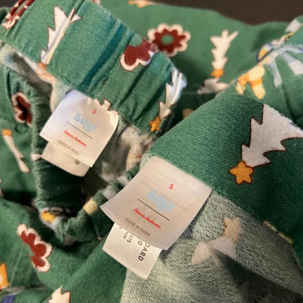 Hanna Andersson Bluey Christmas Flannel Pajama Set Green Women's Small 2 Piece - Image 8
