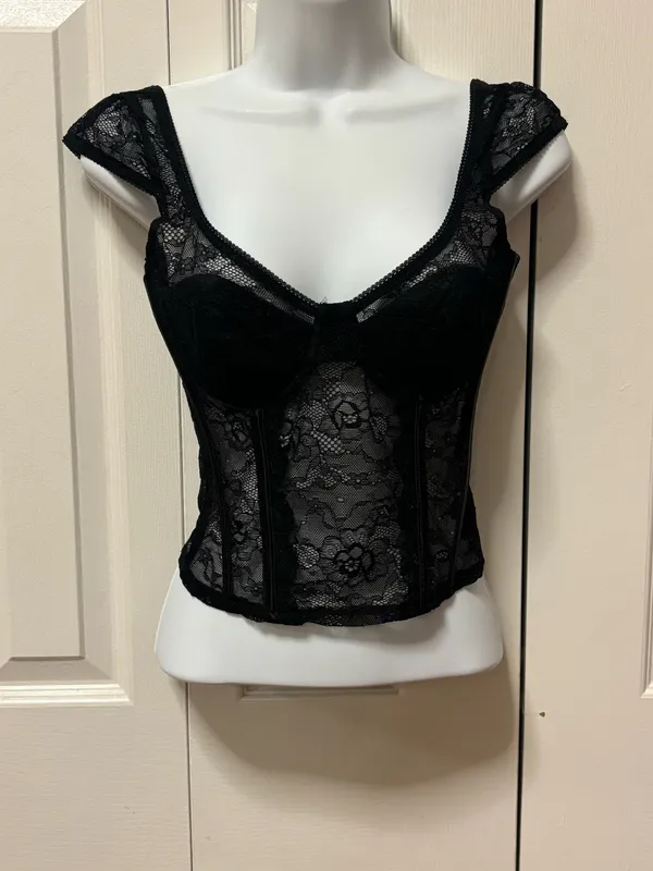 Edikted Rita Lace Corset Top in black small - Image 2