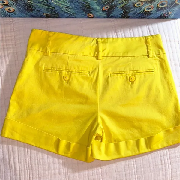 New York & Co Size 0 Bright Yellow Women's Shorts - Image 9