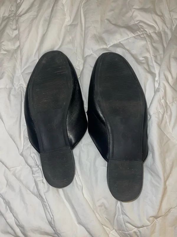 A New Day Black Leather Slide Mules with Gold Chain Accent Sz 9.5 - Image 3
