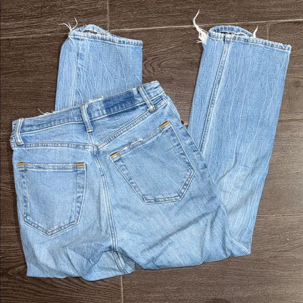 Abercrombie & Fitch Light Blue Cropped Jeans - Image 5