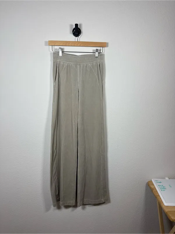 Lululemon Scuba Mid-Rise Wide-Leg Pant Velvet Cord Riverstone Size 2 - Image 9