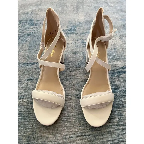 NIB! Ankis White Open Toe Strap Chunky Block High Heel Sandal Size 9 - Image 2