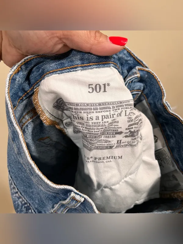 Levi’s 501 straight Women’s Blue Denim Jeans W25 L26 high waisted EUC raw hem - Image 9