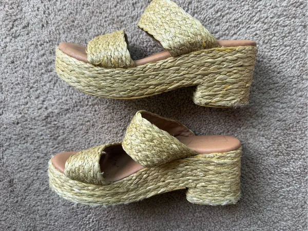 Beach by Matisse Raffia Platform Sandals Sz 8 Tan - Image 6