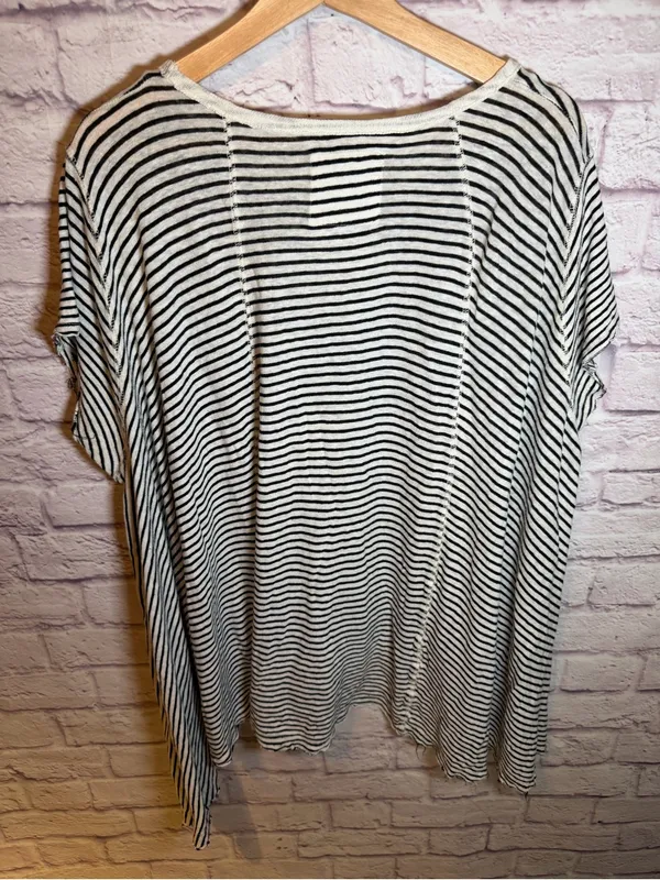 We The‎ Free Womens medium Black white stripe Short Sleeve Asymmetrical shirt - Image 8