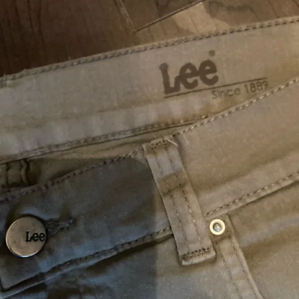 Lee Tan Beige Jeans Sz 34 - Image 4