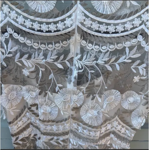 Creamy lace minuet dress - Image 2