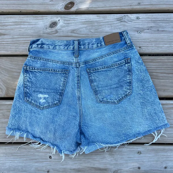 American Eagle Jean‎ Shorts Mom Short Blue Distressed Cut Offs Size 2 - Image 2