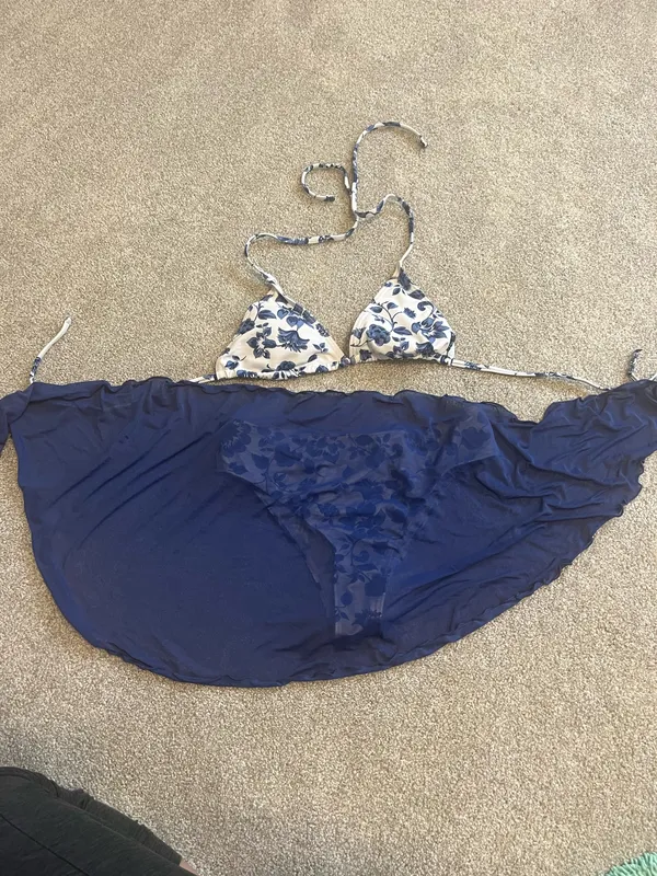 Floral bikini set with cover up Blue - Image 3