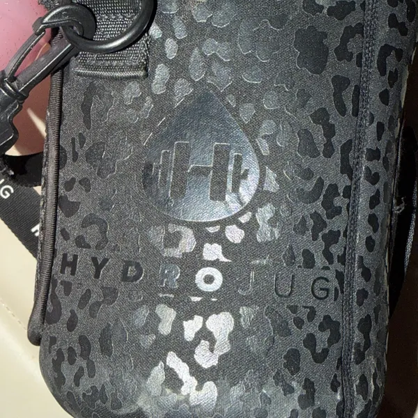 Hydrojug OG black cheetah Sleeve LIMITED EDITION Rare with Sparkle Jug - Image 2