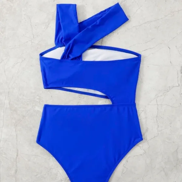 Amazon Cut out One Pice Royal Blue bathing Suit New size Xl . Beautiful color - Image 3
