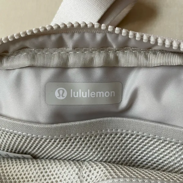 Lululemon Everywhere Belt Bag 1L - White Opal - Image 11