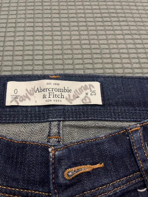 Abercrombie & Finch low rise micro booty shorts size 25 - Image 5