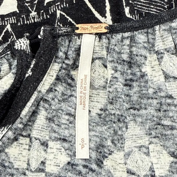 Free People Washed‎ Black Dazed Print Cropped Tie Sleeve Boho Blouse Top Small - Image 6