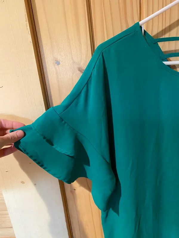 Maurices Teal Green Ruffle Sleeve Shirt Size Large - Image 2