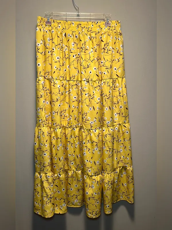NWT Berrydress Yellow Floral Tiered Maxi Skirt Size XL - Image 2