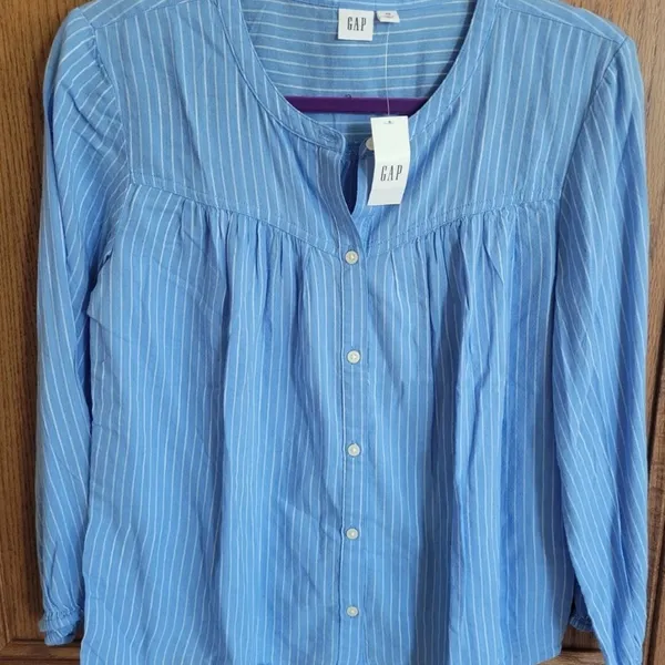 Gap button front Shirt Womens S NWT - Image 2