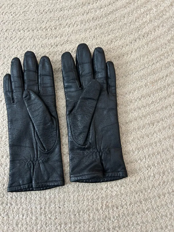 Vintage Black Leather Gloves - Image 2