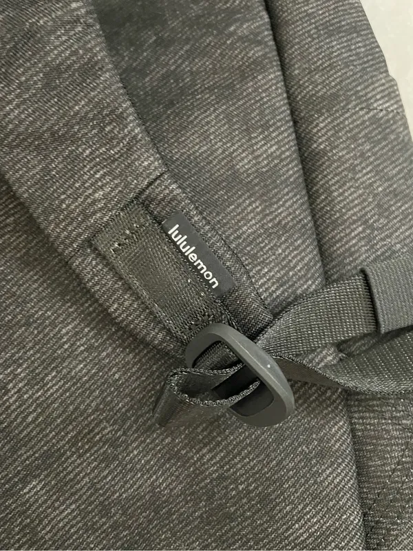 Lululemon NWT Everywhere Backpack 22L Stone Twill Graphite Grey Water Repellent - Image 9
