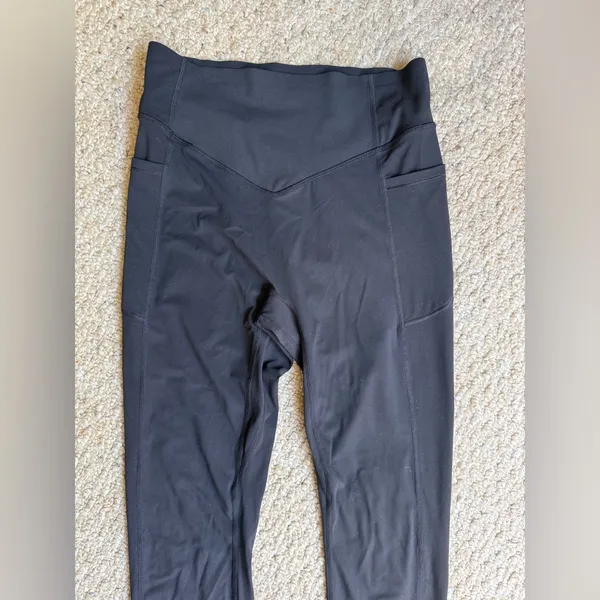HALARA Black High-Waist Athletic Leggings with Side Pockets - Image 3