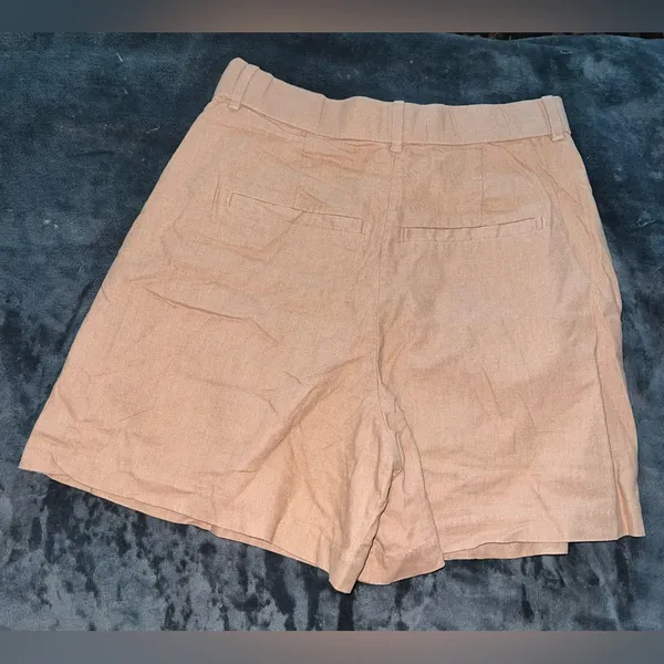 Abercrombie & Fitch Ultra High Rise Tailored Short Size Small - Image 3