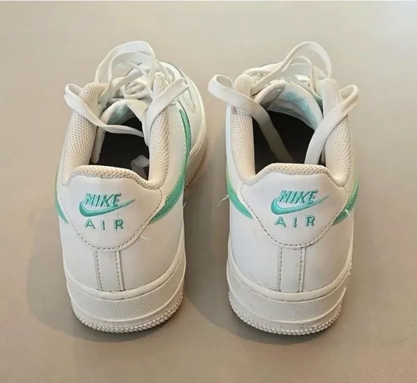 Nike Iconic Air Force 1 Low Woman's Sneakers - Image 4