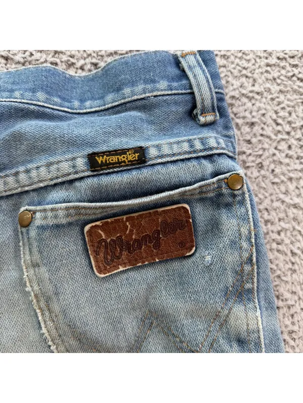Vintage USA Made Wrangler Denim Jean Shorts Womens 25 High Rise Light Wash Mom - Image 5