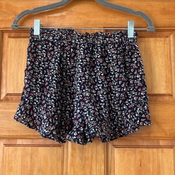 Hollister Navy Floral Shorts XS - Image 3