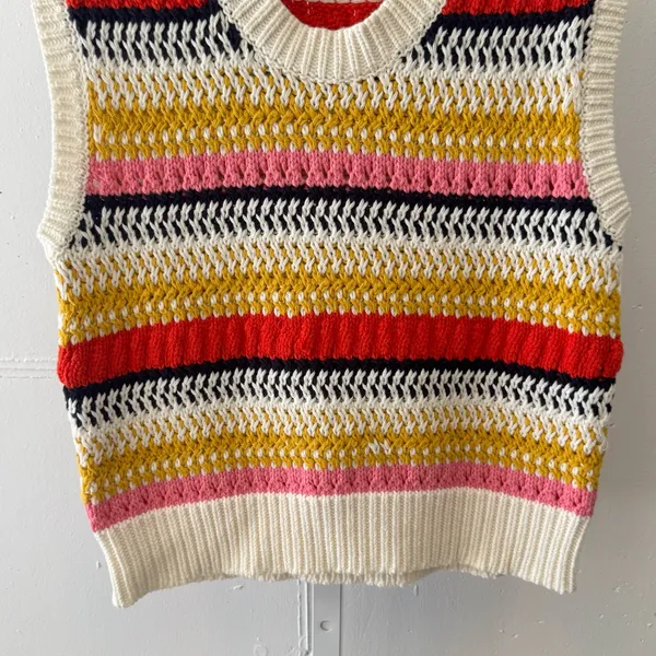 Boutique Deluc Multicolor Striped Knit Top Tank Sweater‎ White Red Medium - Image 4