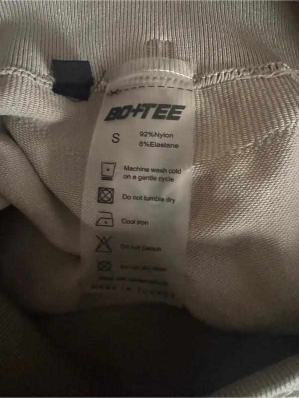 Bo + Tee Define High Rise Biker Shorts Size Small NWOT - Image 4