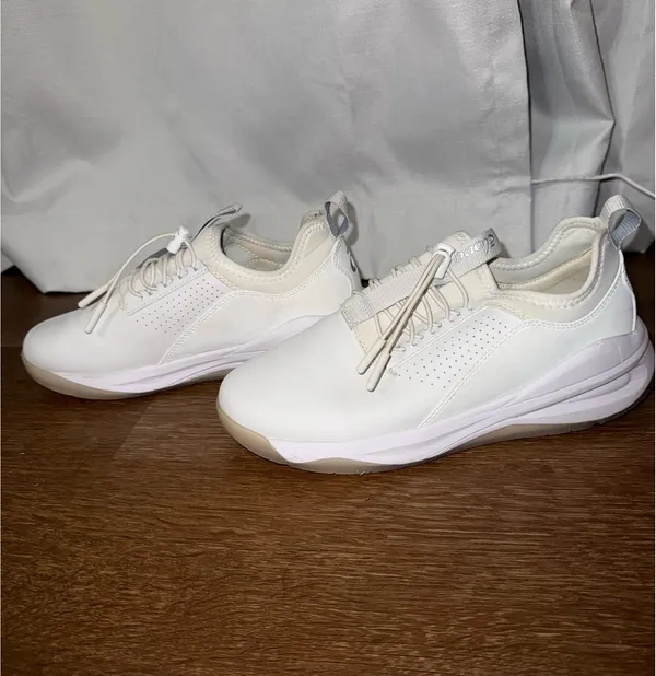 Clove nursing shoes White Size 8 - Image 3