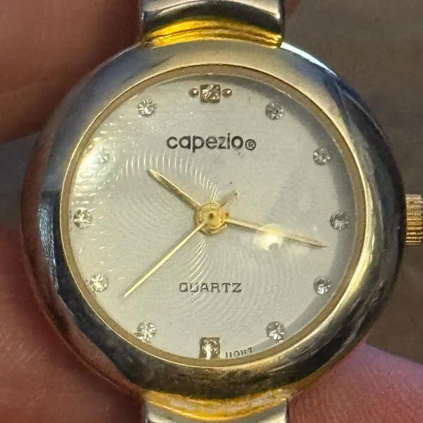 Vintage Capezio gold tone bangle watch - Image 3