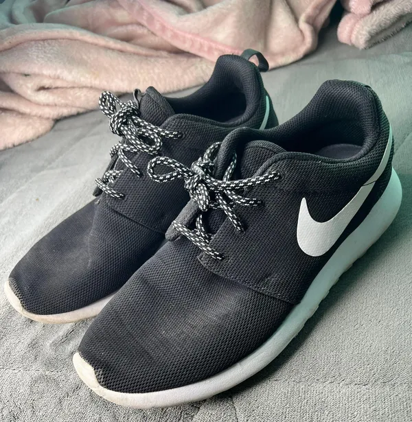 Nike Shoes - Image 2
