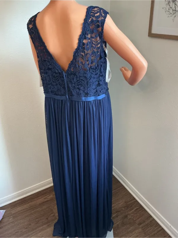David’s Bridal Navy Lace Chiffon Formal Gown Front Slit Size 18 NWT - Image 4