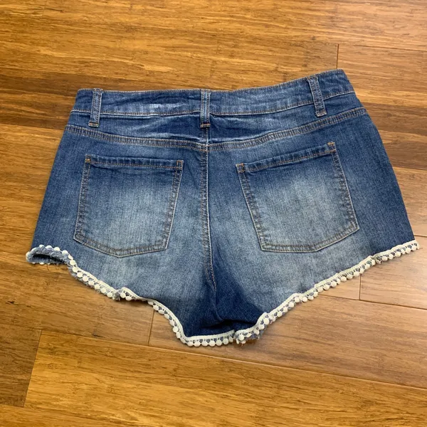 Altar'd State Denim Shorts Womens Size 29 Pom Trim Distressed Blue Jean Shorts‎ - Image 3