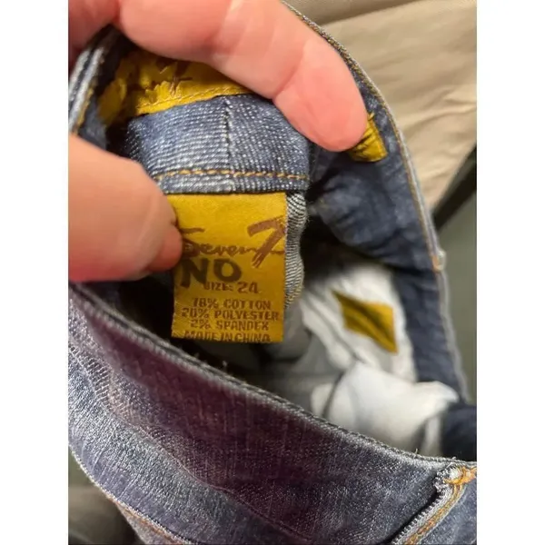 Seven7 size 24 boot cut jeans - Image 3