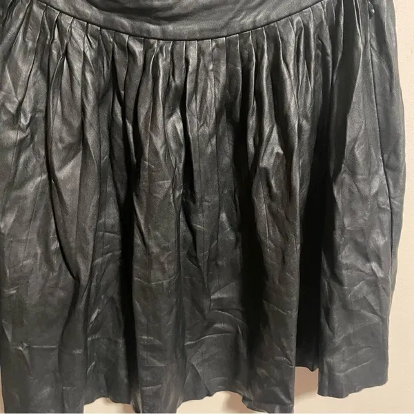 Aritzia Wilfred Le Fou Pleated Vegan Leather Skirt Black- Size 10 - Image 9