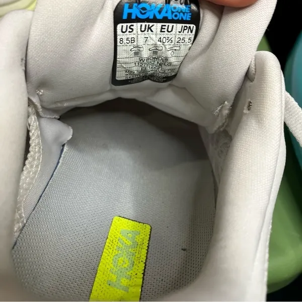 Hoka one one Blondi 8 Nimbus‎ Cloud sneakers size 8.5 B - Image 6