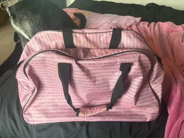 Steve Madden Pink Logo Interior Pouch with Black Trim Travel Bag - Image 7