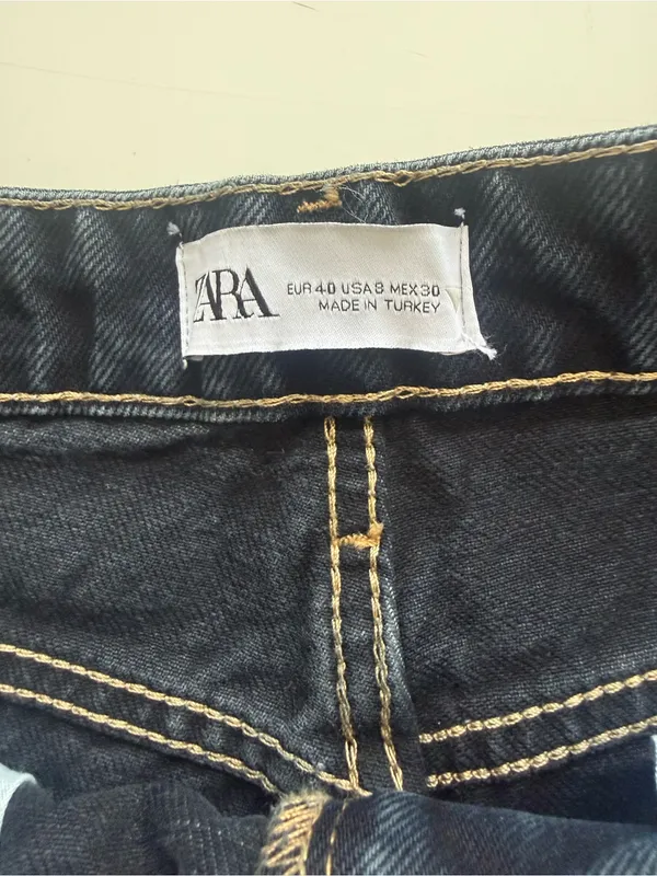 Zara Hi-Waisted Wide Legged Indigo Jeans size 8 - Image 5