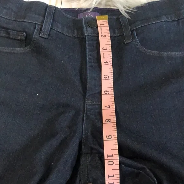 NYDJ Shorts Size 2 EUC - Image 8