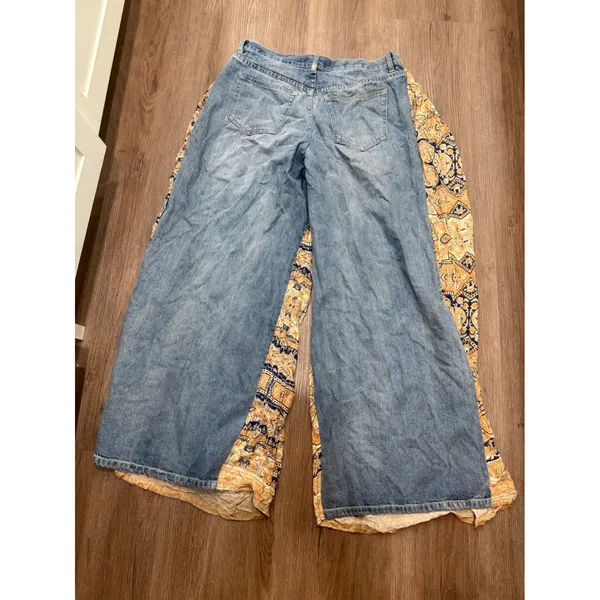 We The‎ Free Wide Leg Boho Paisley Print Jeans Size 31 - Image 3