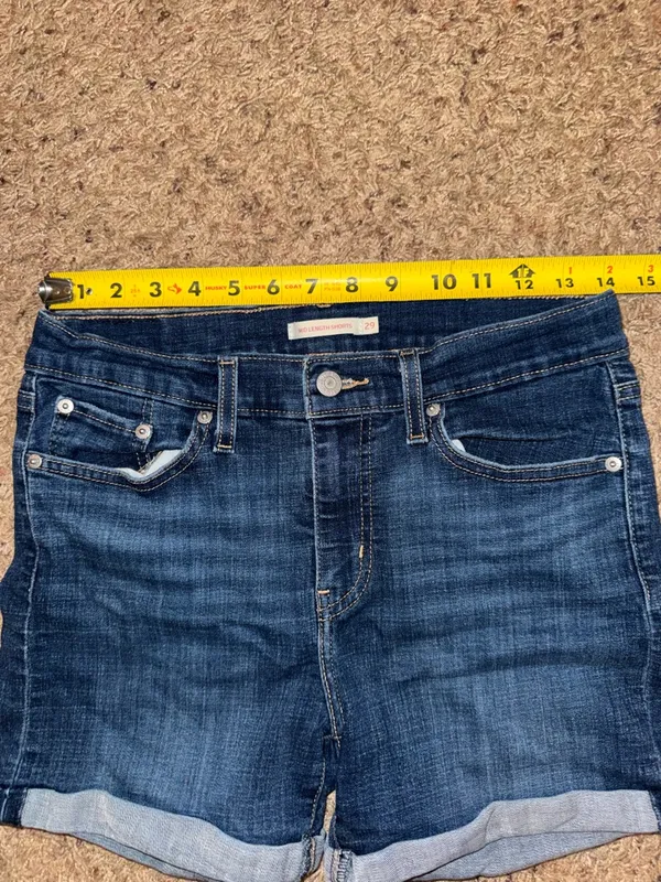 Levi’s Dark Wash Denim Roll-Cuff mid Length Shorts size 29 - Image 3