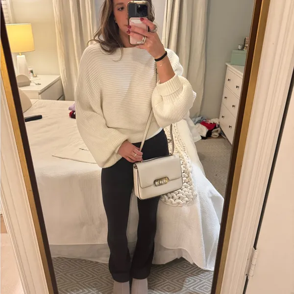 Marc Jacobs Ivory Crossbody Bag with Gold Accent - Image 16