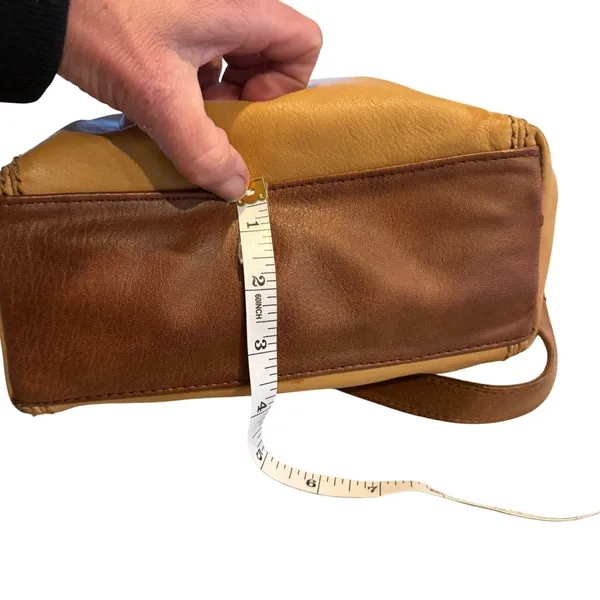 The‎ Sak Tan Brown Leather Crossbody Bag Medium Messenger Purse Zip Pocket Boho - Image 3