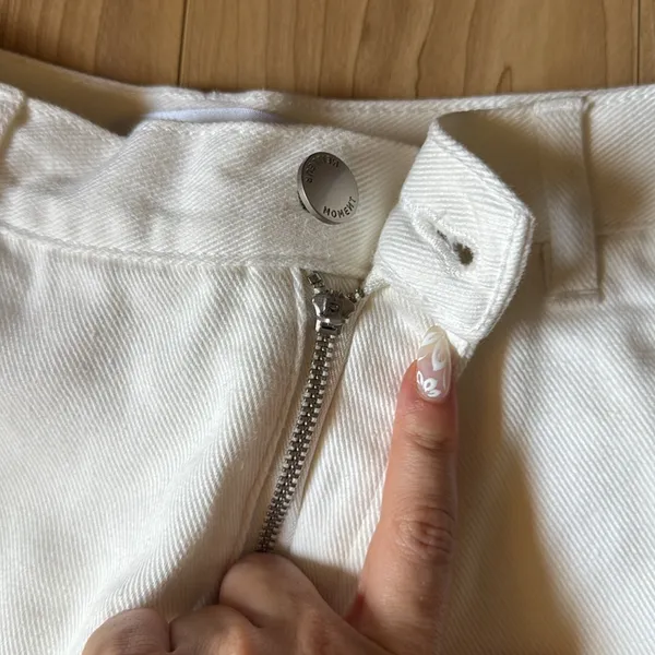 White Jeans Size 4 - Image 3