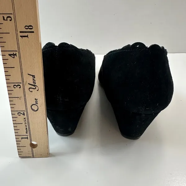 Talbots Black Suede Scalloped‎ Wedge Heel Pumps Shoes Women's Size 6.5 - Image 4