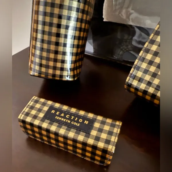 Kenneth Cole Reaction Cosmetic Travel Bag Set | Gingham Plaid Organizer - Image 5