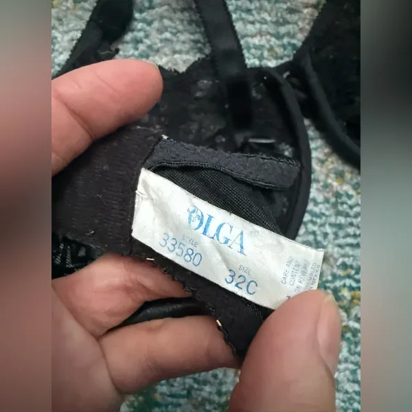 Vintage Olga black lace sheer underwire bra, size 32C - Image 6